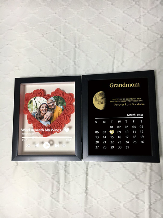 (Heart With Song) Custom Flowers Frame for Mom Grandma with REAL MOON PHASE Calendar