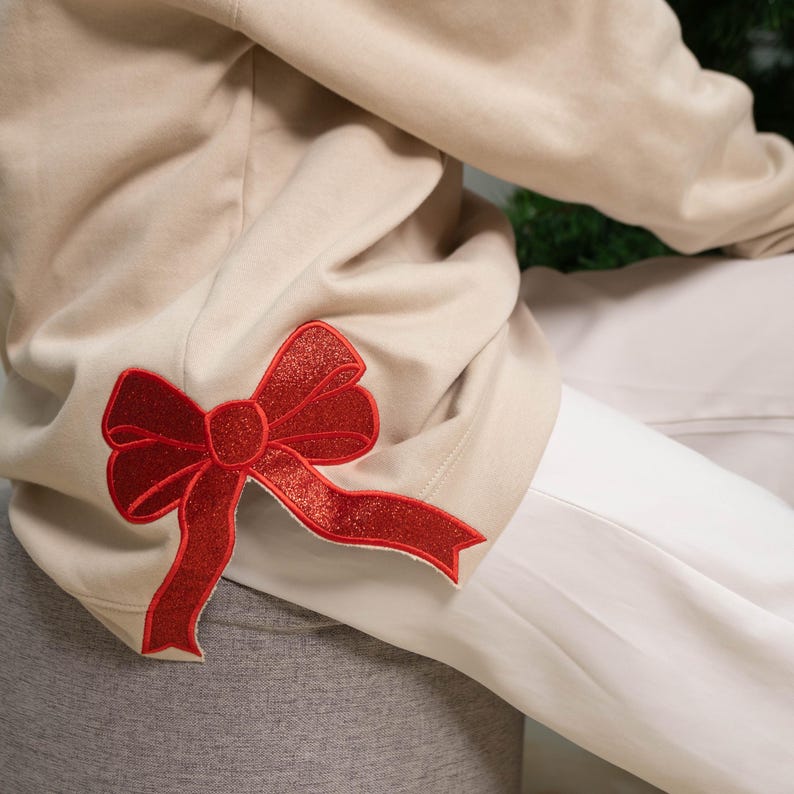 Personalized Mama Embroidered Glitter Side Bow Sweatshirt