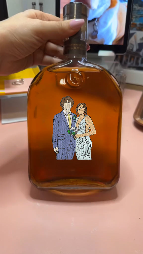 Personalized Couple Portrait Bottles: A Lasting Tribute to Your Love