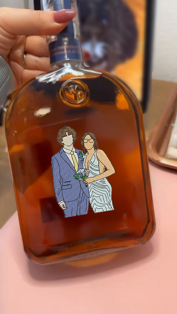 Personalized Couple Portrait Bottles: A Lasting Tribute to Your Love