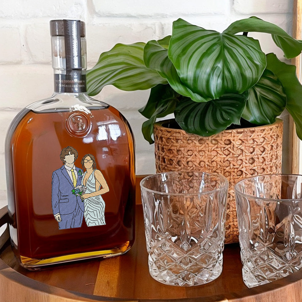 Personalized Couple Portrait Bottles: A Lasting Tribute to Your Love