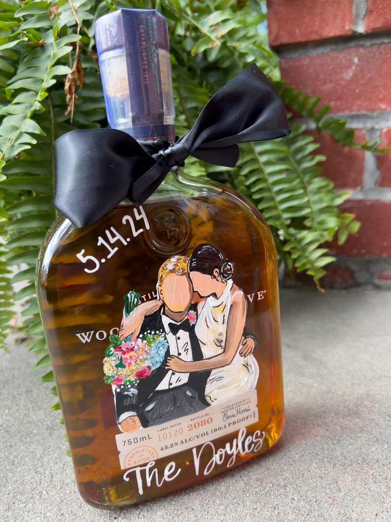 Custom Engraving Couple Portrait Whiskey Bottles