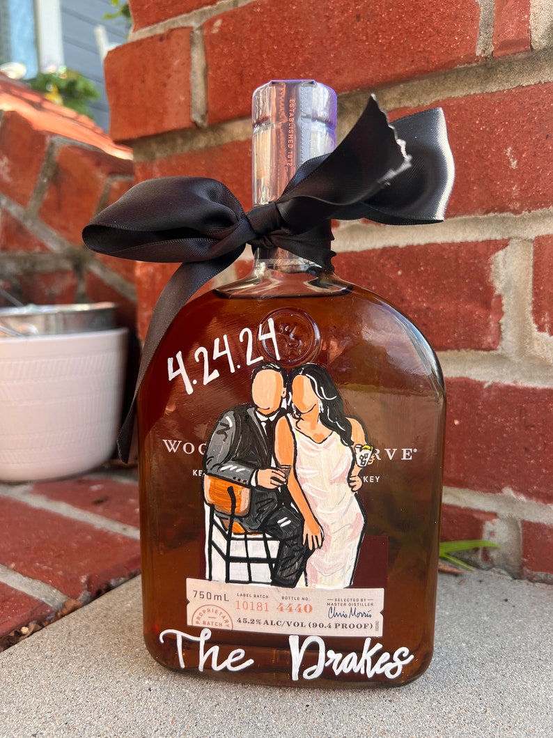 Custom Engraving Couple Portrait Whiskey Bottles