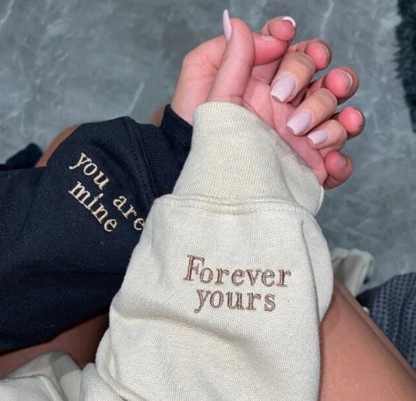 💖Custom Embroidered Roman Numeral Date Couple's Hoodie