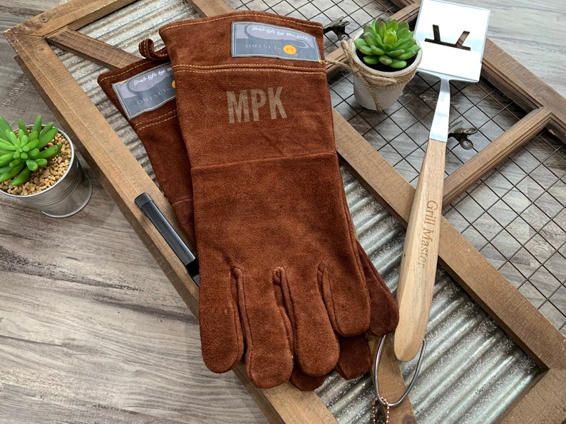 Personalized Grill Gloves with Spatula | BBQ Gift | Father's Day Gift