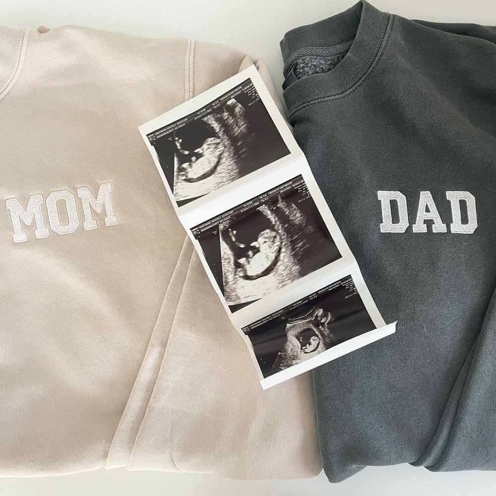 Mom and Dad Crewneck Set Perfect for New Parents and Baby Announcement Photos