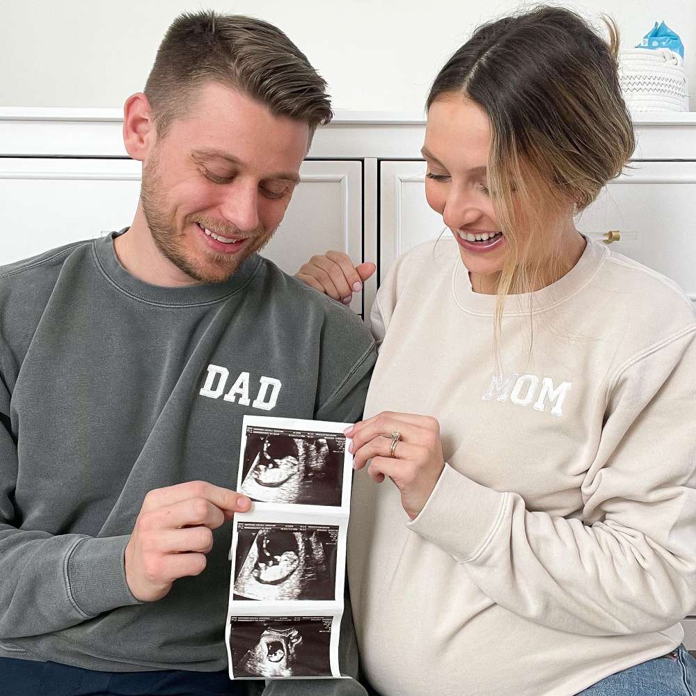 Mom and Dad Crewneck Set Perfect for New Parents and Baby Announcement Photos