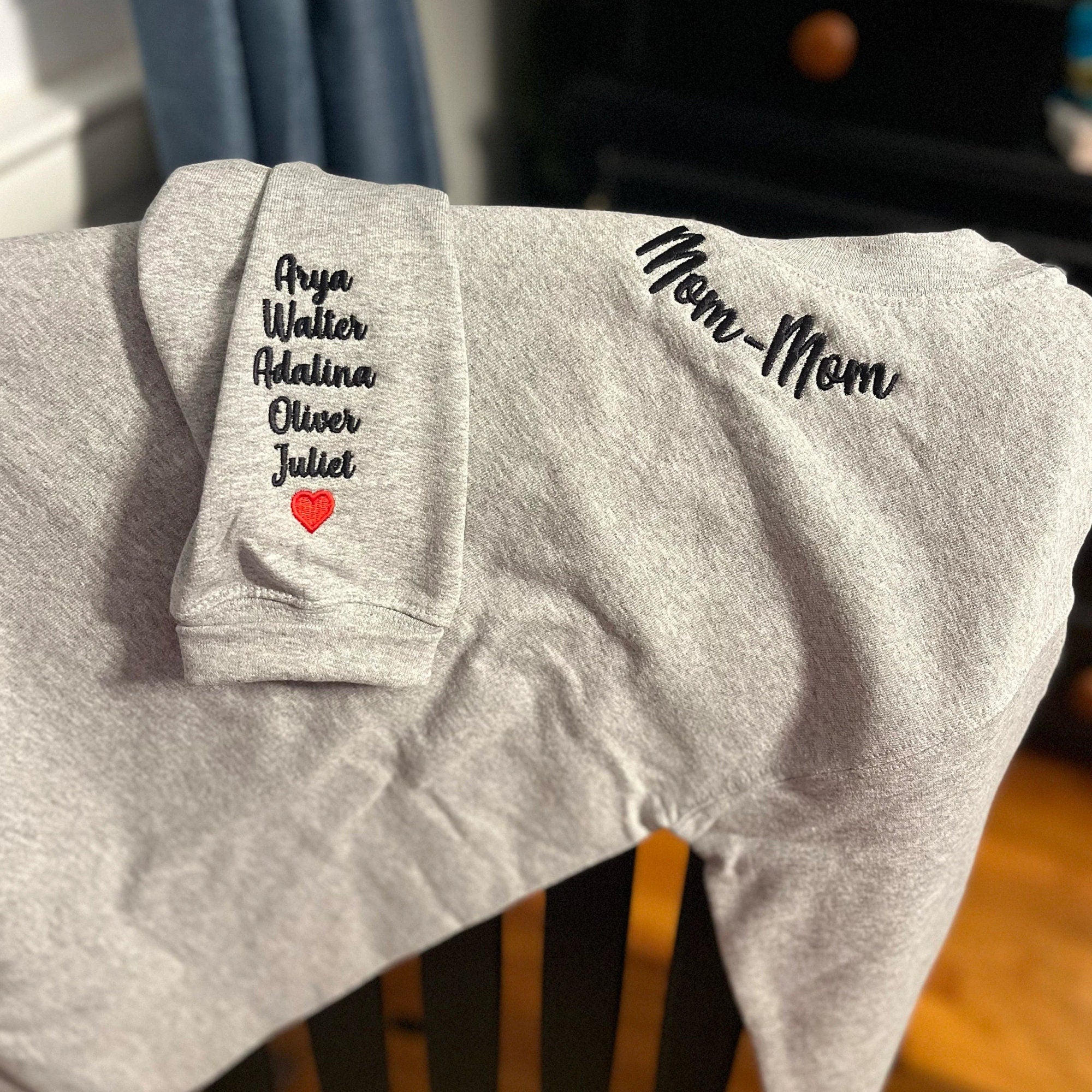 💖Custom Mama Embroidered Sweatshirt with Kids Names sleeve for Mom Mother's Day Birthday Gifts