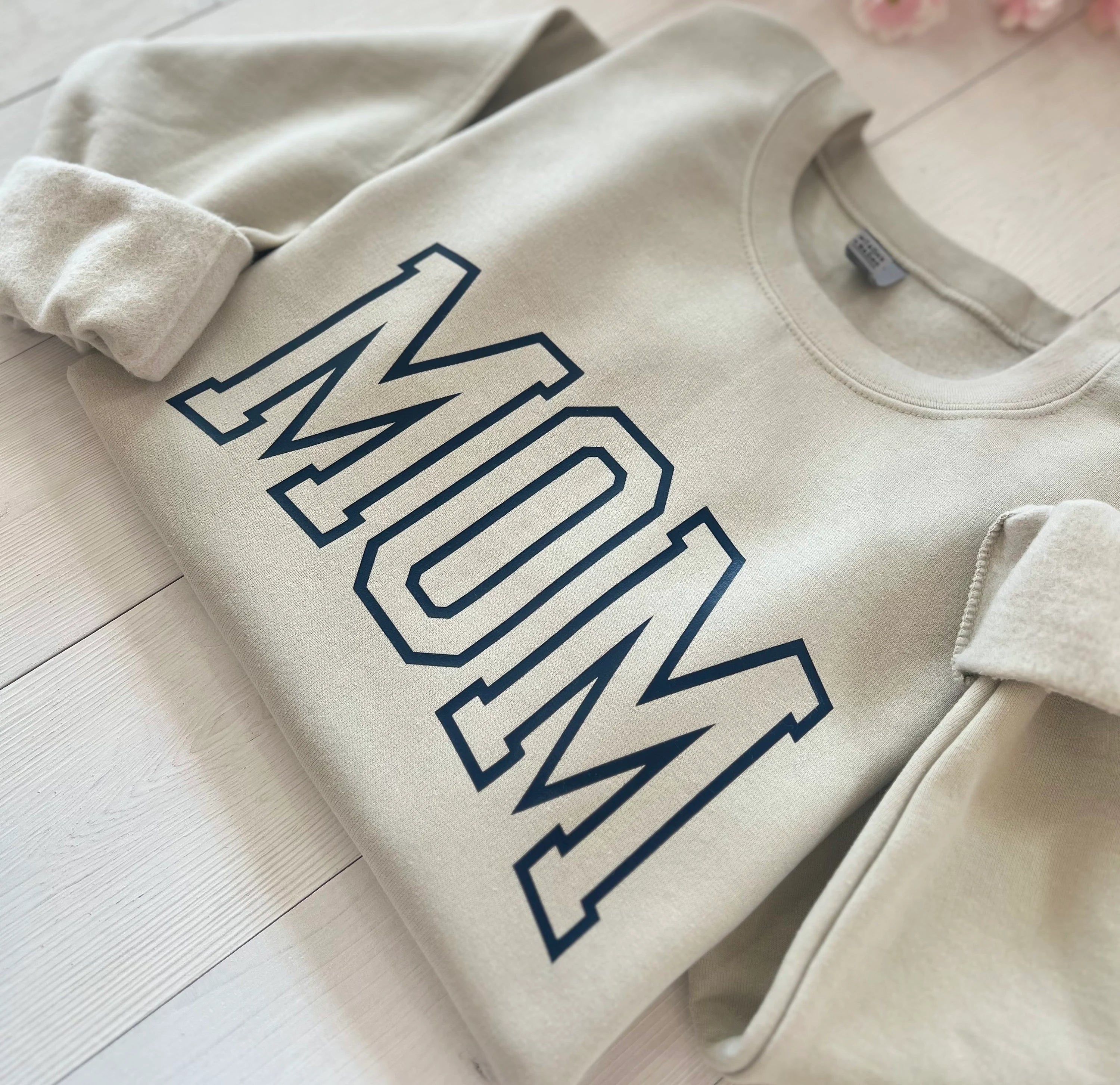 Custom Mom Sweatshirt Set, Mama Sweatpants, Outfit for Mom, Mother's day gift, new mama gift (Customized free)