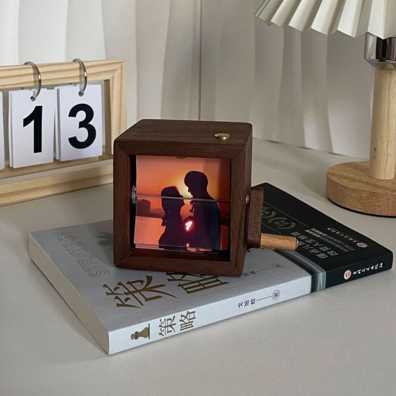 Custom Flip Book Frame Animation Machine Mechanical Hand-cranked Photo Album with Light Black Walnut Baby Photo Cube Frame Creative Gift