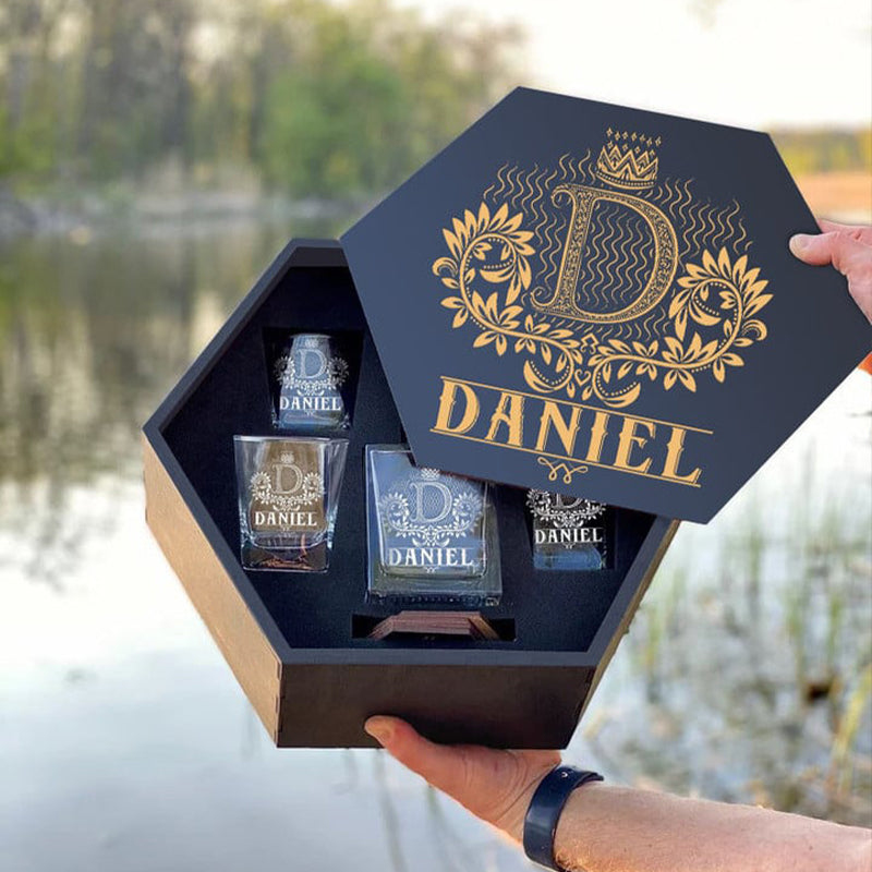 DANIEL - WHISKEY SET (Wooden box + Decanter + 4 Glasses + 4 Coasters)