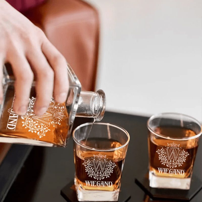 SINGH - WHISKEY SET (Wooden box + Decanter + 4 Glasses + 4 Coasters)