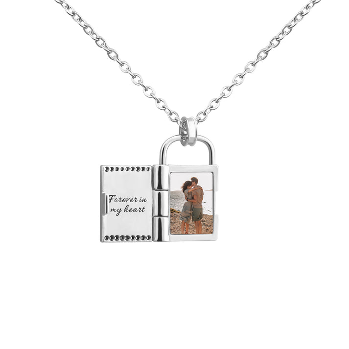 👩🏼‍❤️‍💋‍👨🏼Personalized Photo & Engraved Message Necklace