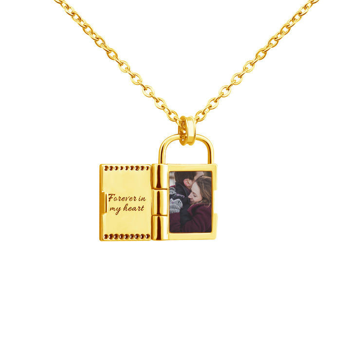 👩🏼‍❤️‍💋‍👨🏼Personalized Photo & Engraved Message Necklace