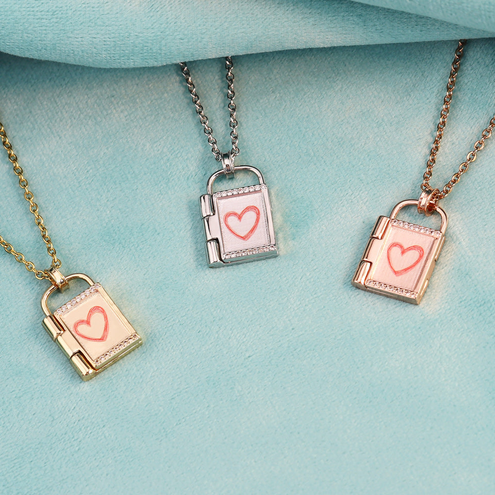 👩🏼‍❤️‍💋‍👨🏼Personalized Photo & Engraved Message Necklace